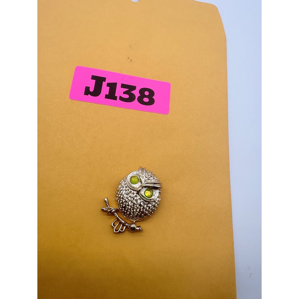 Sarah Coventry Vintage Owl Brooch Silver Tone Green Rhinestone Eyes J138 - Picture 6 of 6